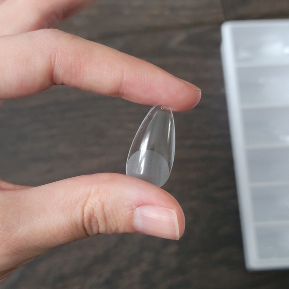 FREE!* Almond Shape Press-On Gel Nails - Picture 5 of 6